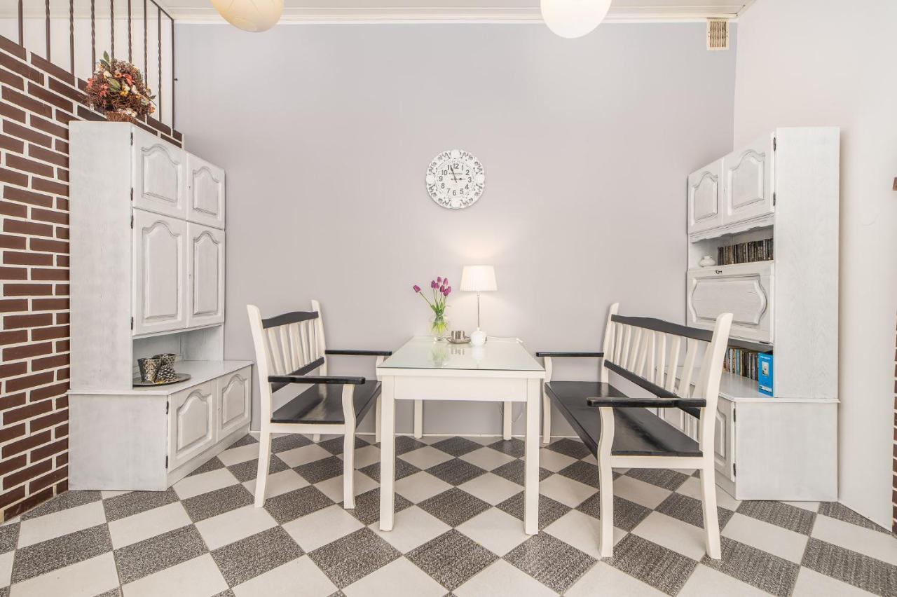 Apartment Pod Roza Wiatrow Kolobrzeg